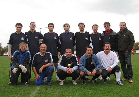 Na tretom mieste 0. ročníka Futbalového turnaja futbalových hodov pod názvom Stop starnutiu 2009 sa umiestnil team môjho obľúbeného rádia Sity. 18.10.2009 Bratislava.