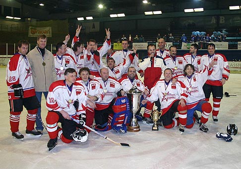 MS amatérov a veteránov v ľadovom hokeji 2004.Podujatie sa konalo od 16.do 19.12 v Liptovskom Mikuláši.Majstrom SR sa stali hráči Banskej Bystrice.